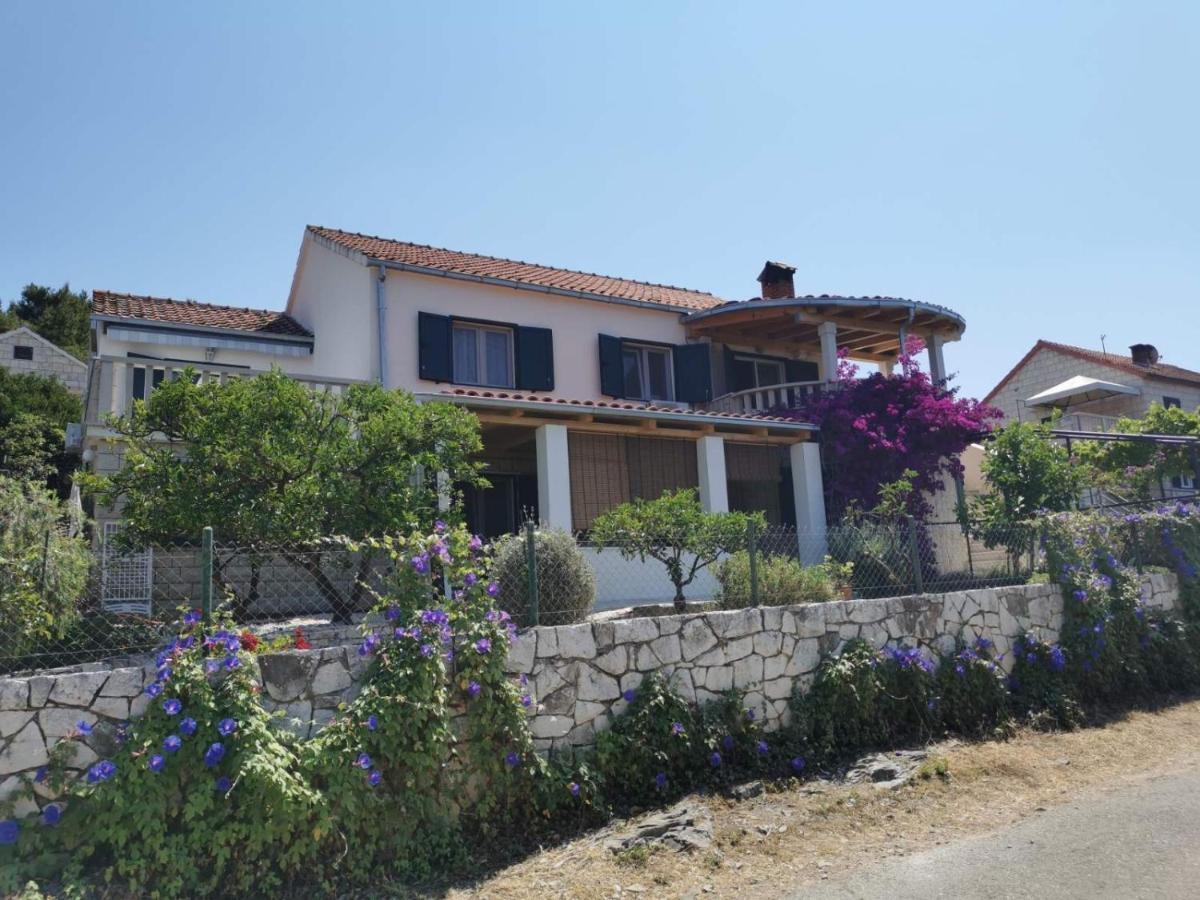 Apartments By The Sea Splitska, Brac - 2923 Postira Exterior photo
