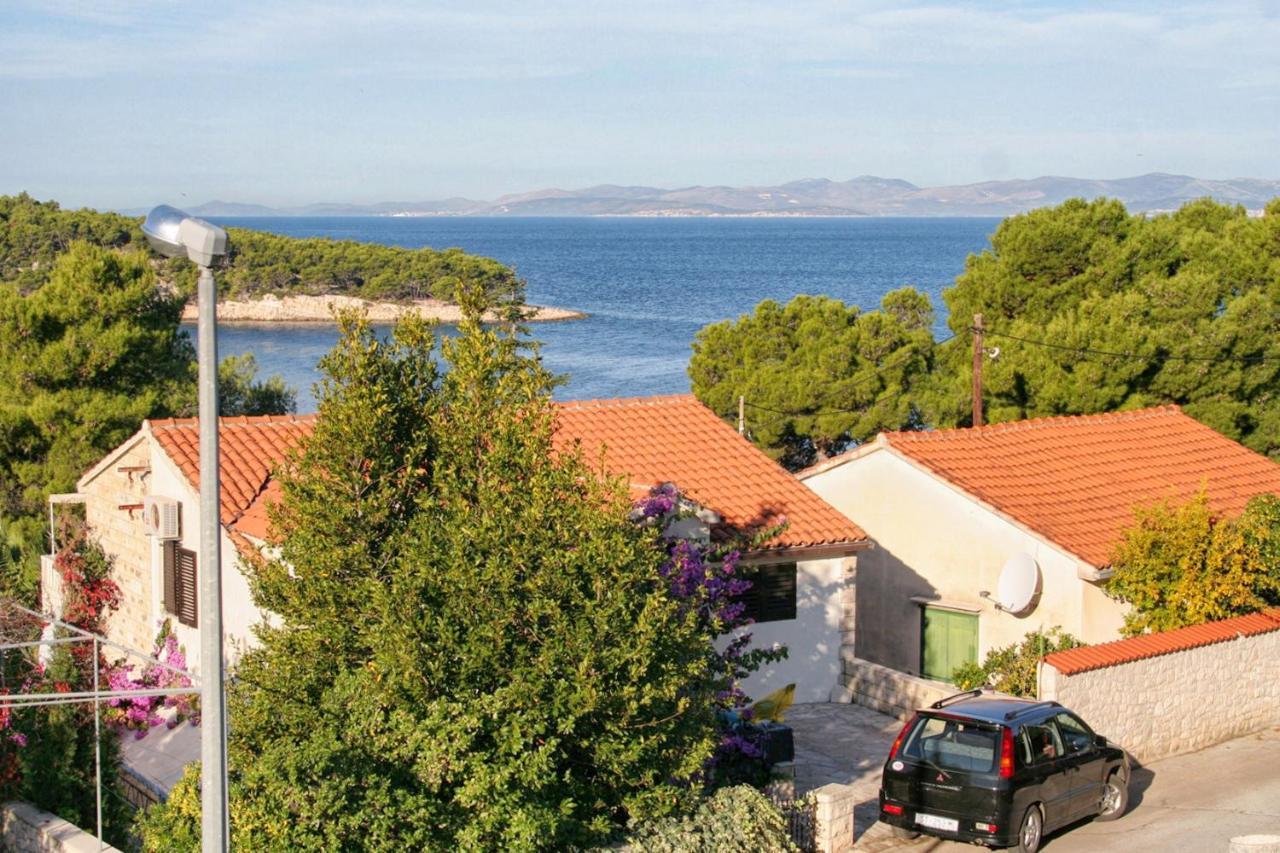 Apartments By The Sea Splitska, Brac - 2923 Postira Exterior photo