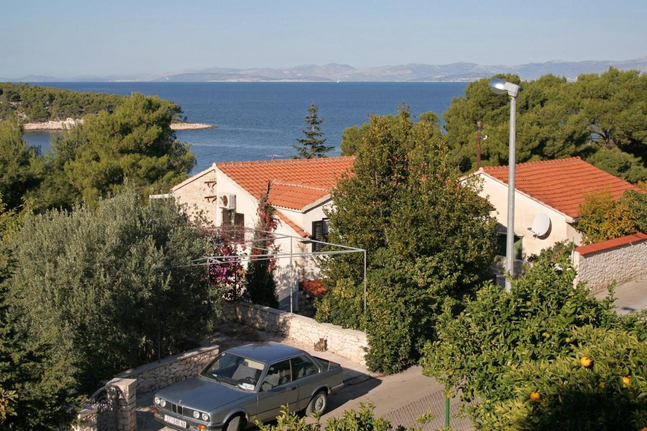 Apartments By The Sea Splitska, Brac - 2923 Postira Exterior photo
