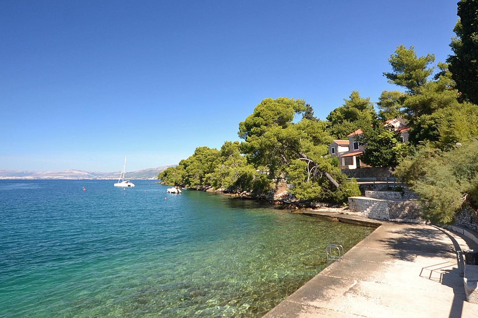 Apartments By The Sea Splitska, Brac - 2923 Postira Exterior photo